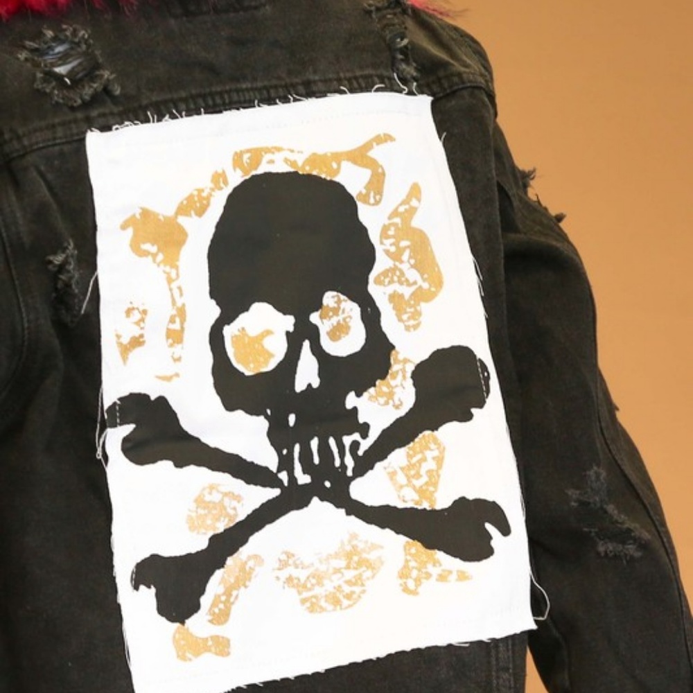 ⭐️ BLACK SKULL JEAN DISTRESSED JACKET - Picture 4 of 6